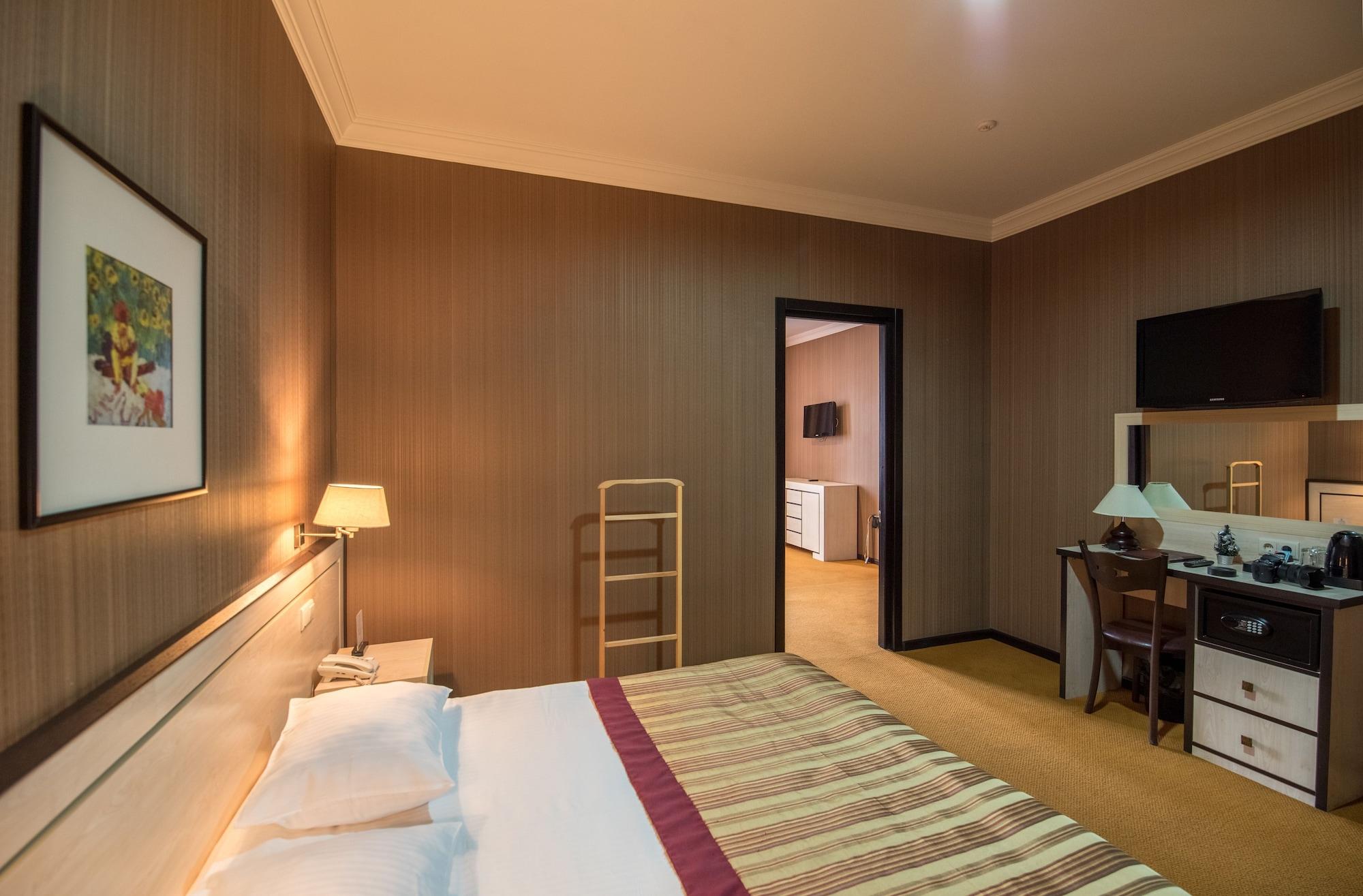 Hotel Rikhe Monika Tbilisi Eksteriør billede