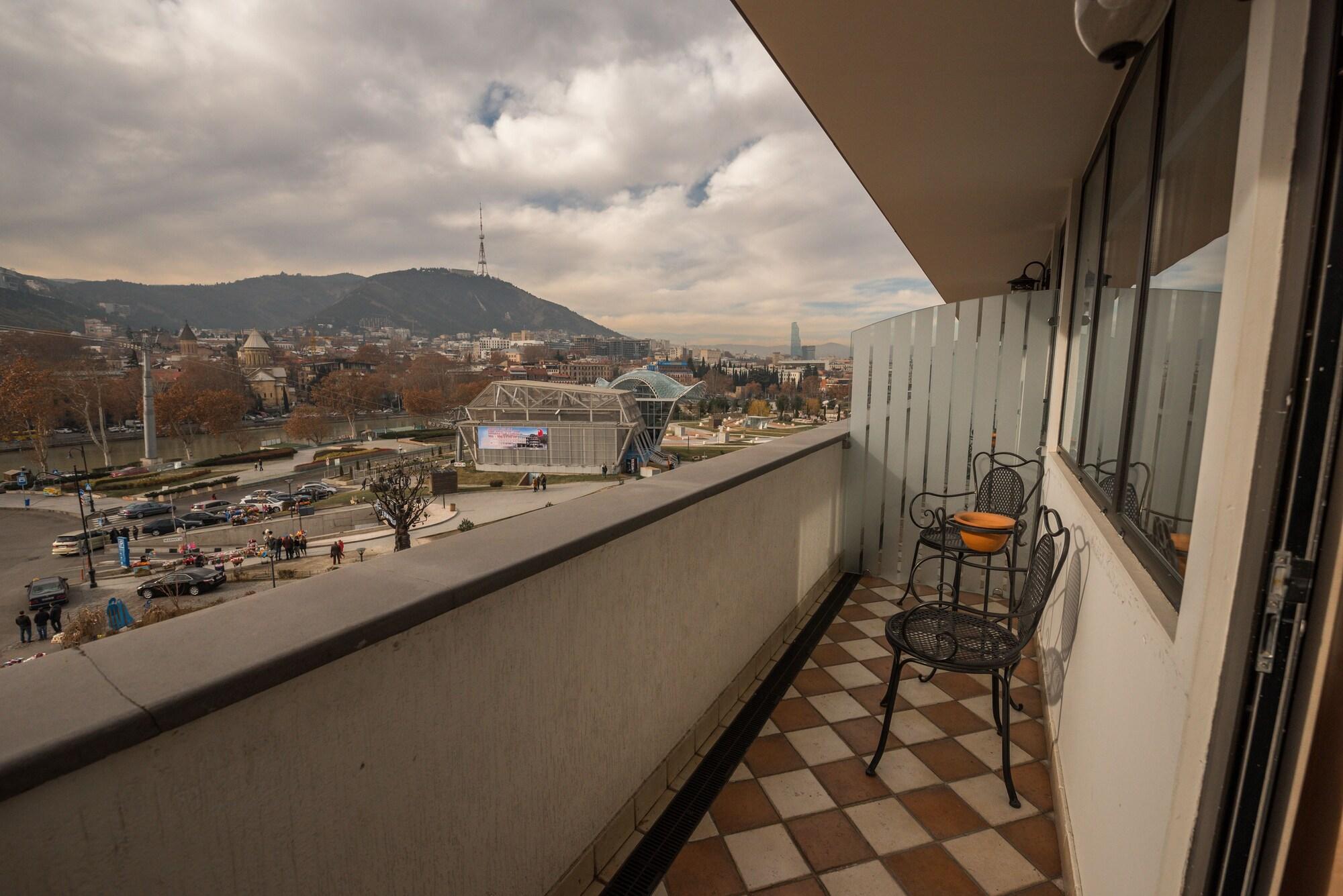 Hotel Rikhe Monika Tbilisi Eksteriør billede