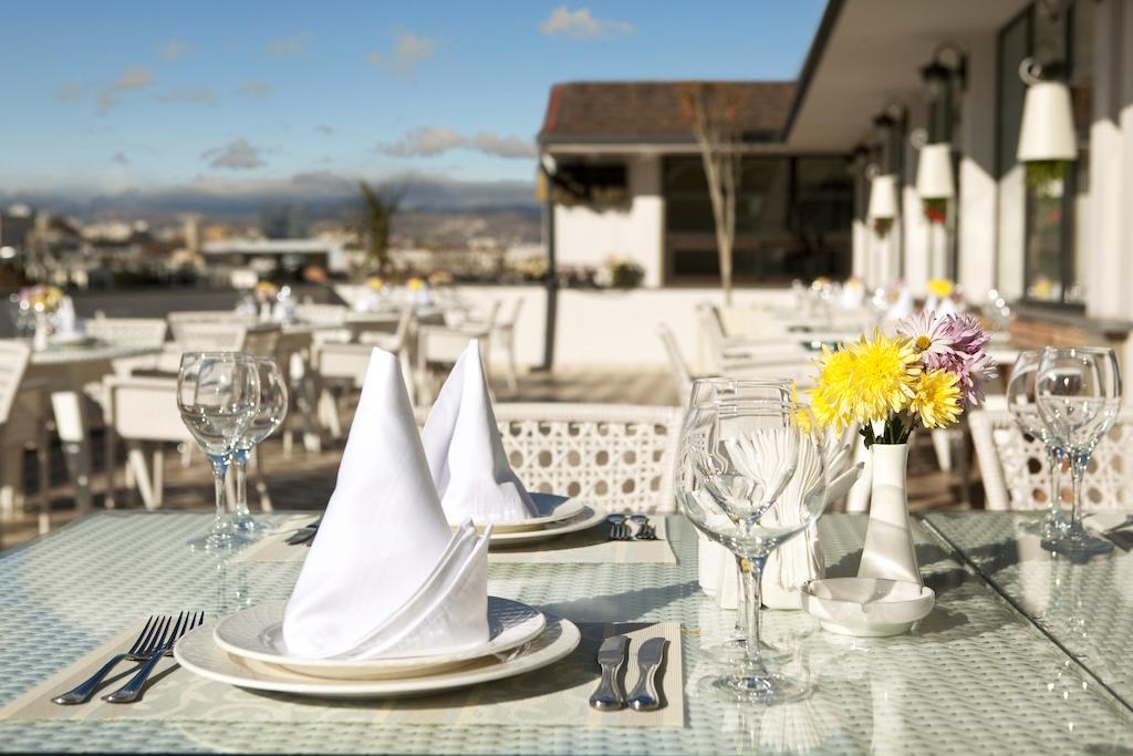 Hotel Rikhe Monika Tbilisi Eksteriør billede