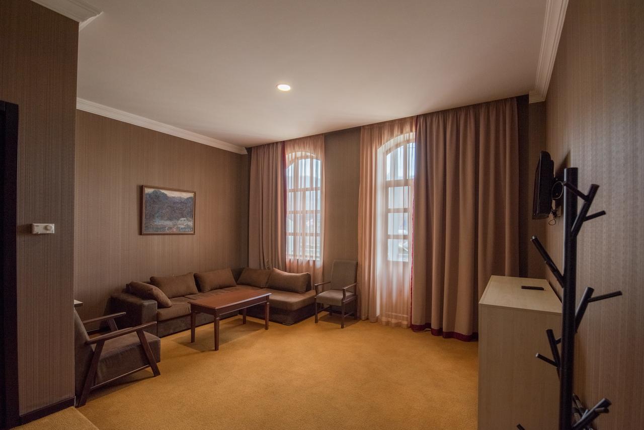 Hotel Rikhe Monika Tbilisi Eksteriør billede