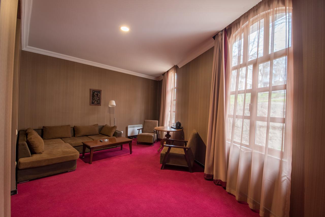 Hotel Rikhe Monika Tbilisi Eksteriør billede
